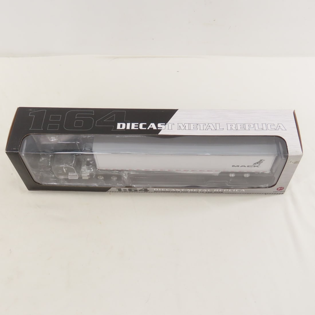 DCP First Gear 1:64 Mack Pinnacle with Trailer - 9