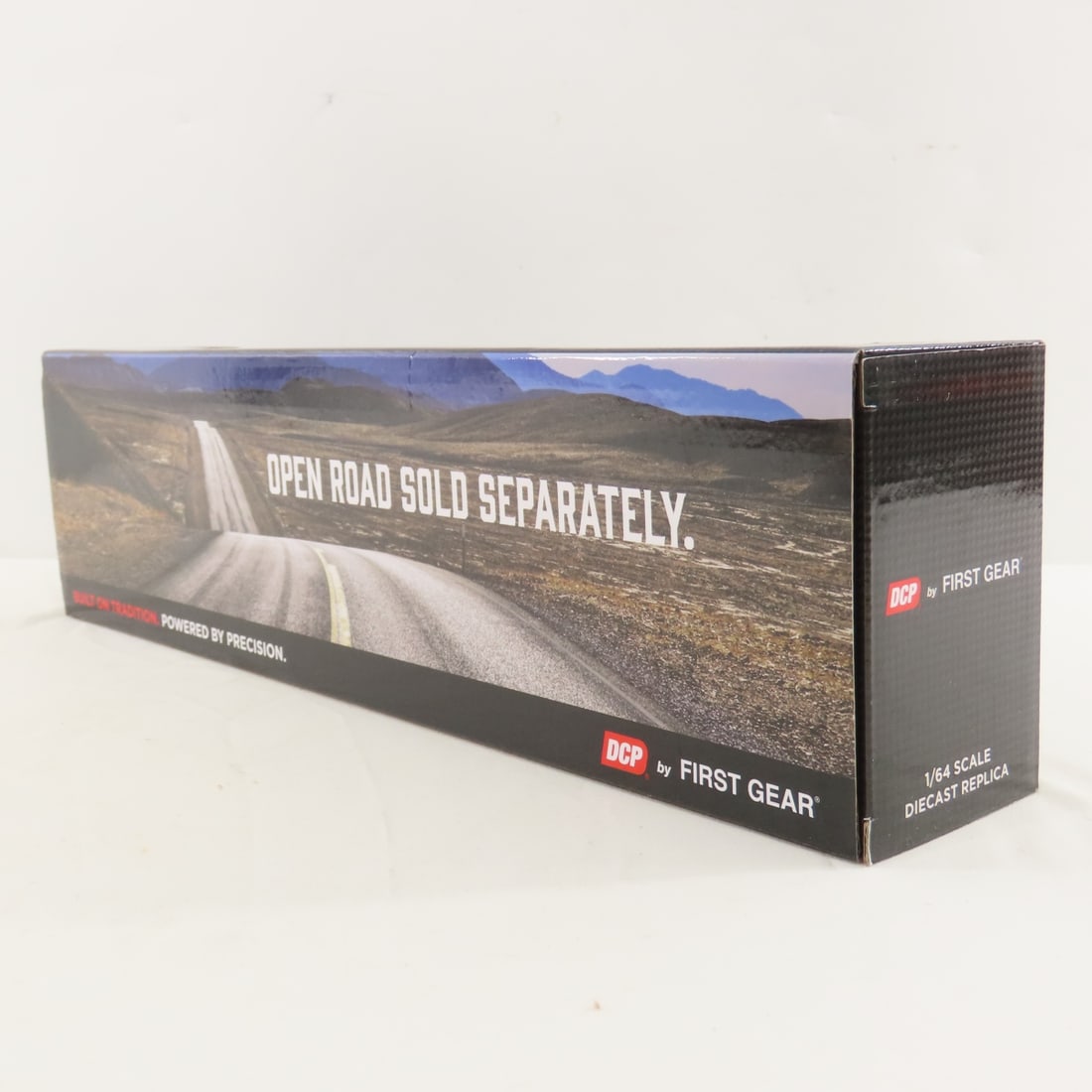 DCP First Gear 1:64 Kenworth Aerodyne Sleeper - 4