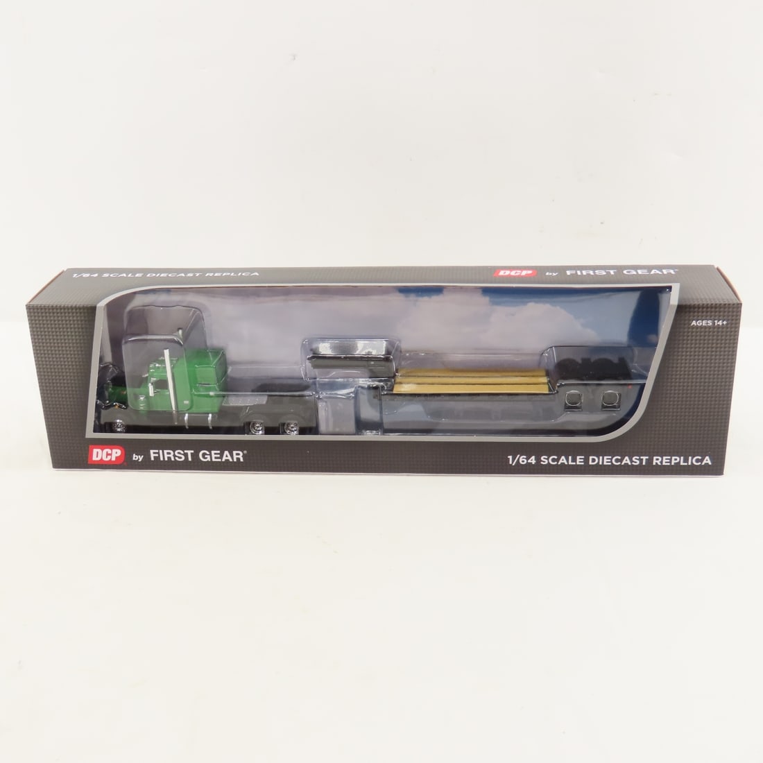 DCP First Gear 1:64 Peterbilt 351 Sleeper & Lowboy (1 of 11)