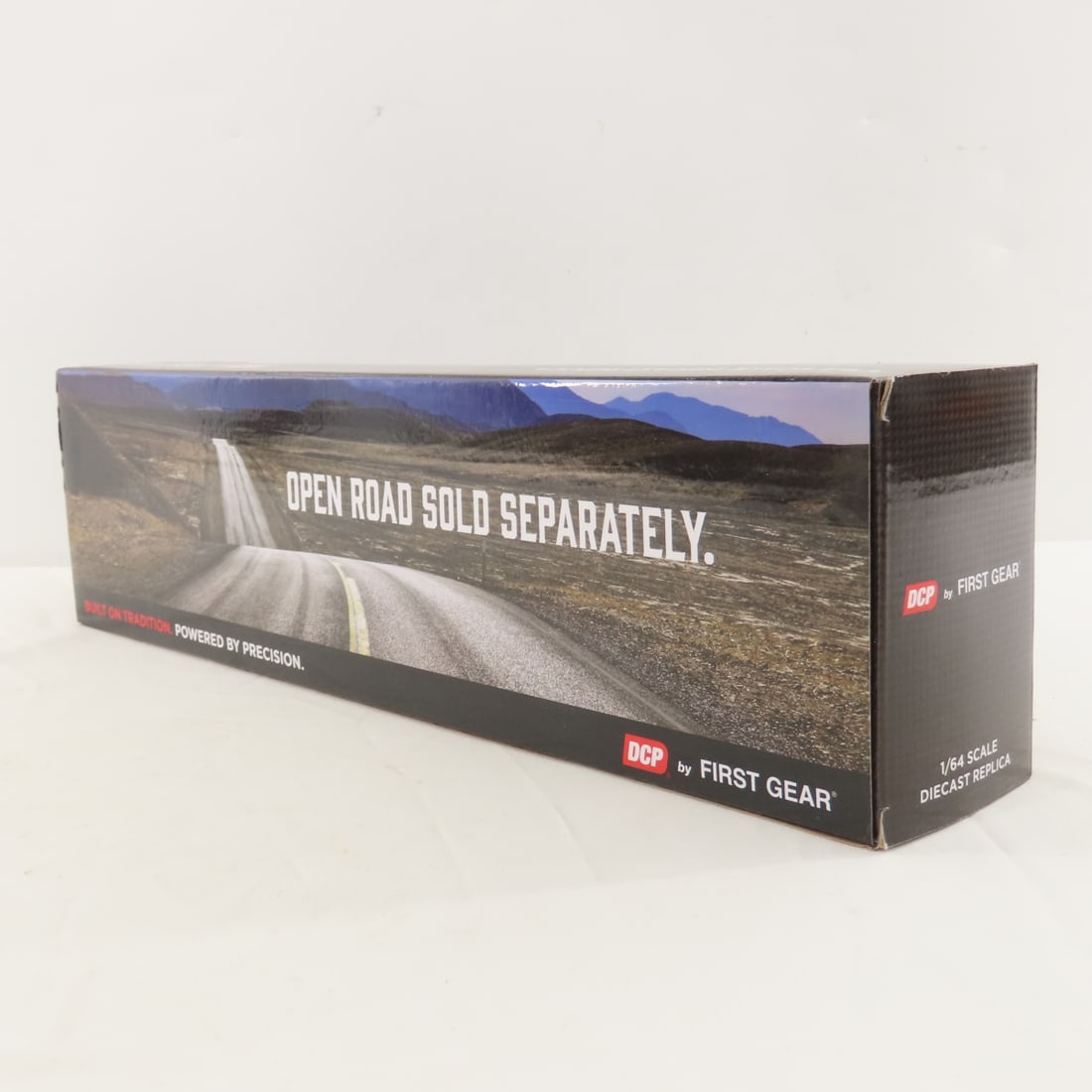DCP First Gear 1:64 Peterbilt 359 Cab & Roadbrute - 4