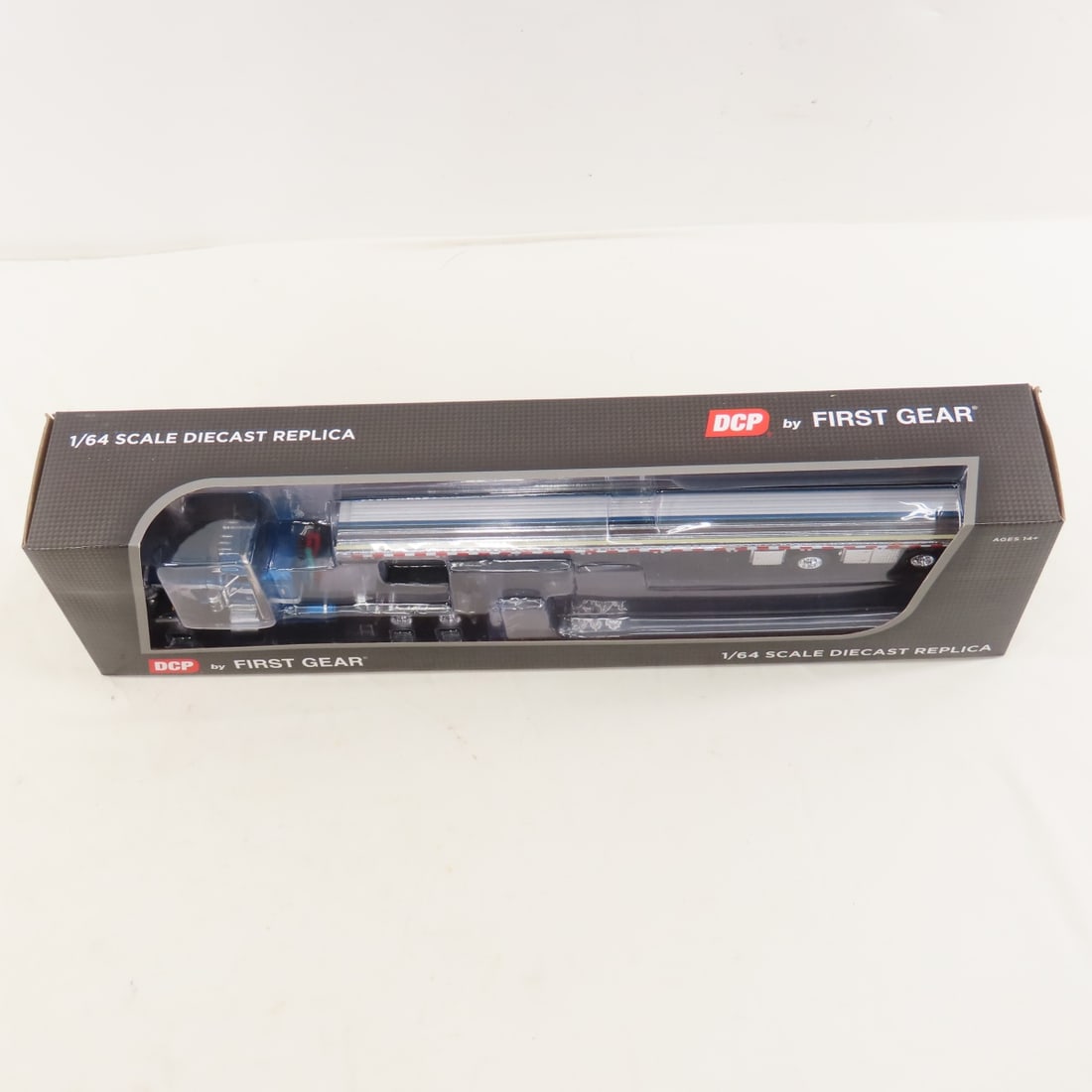 DCP First Gear 1:64 Peterbilt 359 Cab & Roadbrute - 9