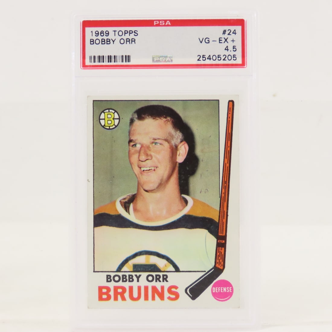 1969 Topps Bobby Orr #24 PSA 4.5 VG-EX: 1969 Topps Bobby Orr #24 PSA 4.5 VG-EX - Lot Size 5.5x3.5x.5" 1 LB All information and photos are intended to be as accurate as possible, but errors are possible. No item may be returned or refused ba