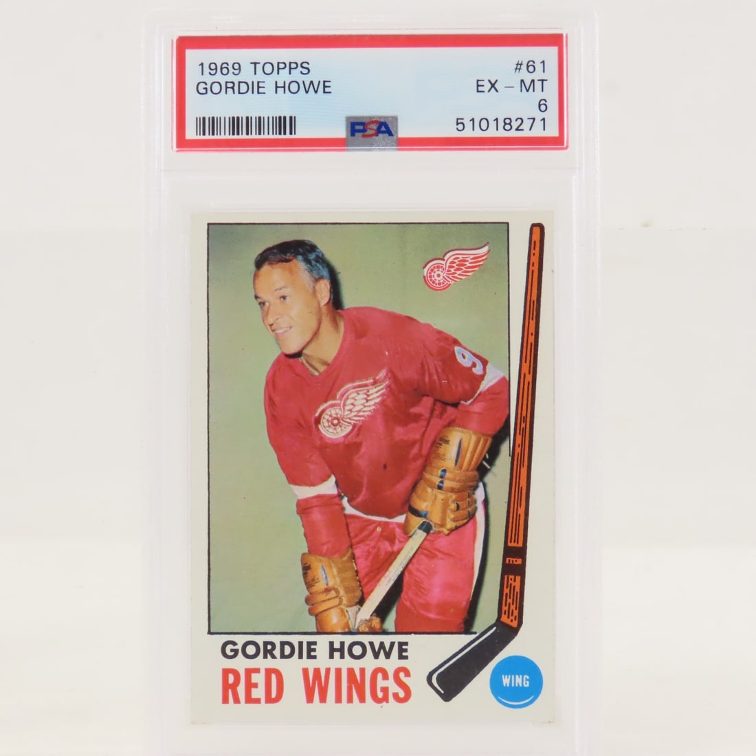 1969 Topps Gordie Howe #61 PSA 6 EX-MT: 1969 Topps Gordie Howe #61 PSA 6 EX-MT - Lot Size 5.5x3.5x.5" 1 LB All information and photos are intended to be as accurate as possible, but errors are possible. No item may be returned or refused ba