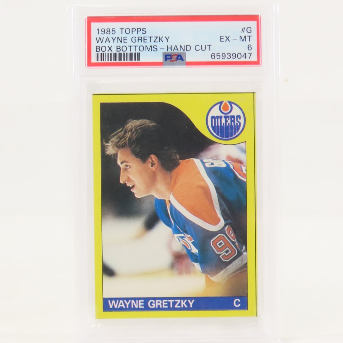 1985 Topps Wayne Gretzky Box Bottoms #G PSA 6 EXMT: 1985 Topps Wayne Gretzky Box Bottoms #G PSA 6 EXMT - Lot Size 5.5x3.5x.5" 1 LB All information and photos are intended to be as accurate as possible, but errors are possible. No item may be returned o