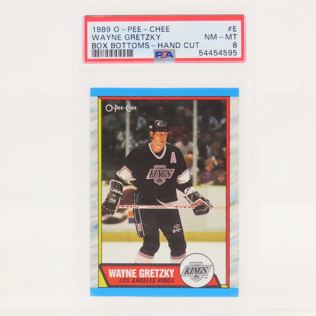 1989 O-PEE-CHEE Box Bottoms Wayne Gretzky #E PSA 8: 1989 O-PEE-CHEE Box Bottoms Wayne Gretzky #E PSA 8 - Lot Size 5.5x3.5x.2" 1 LB All information and photos are intended to be as accurate as possible, but errors are possible. No item may be returned o