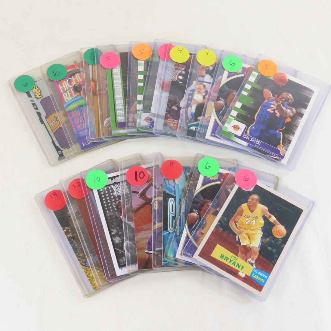 17 Kobe Bryant Star Basketball Cards: 17 Kobe Bryant Star Basketball Cards - Lot Size 4x3x1" 1 LB All information and photos are intended to be as accurate as possible, but errors are possible. No item may be returned or refused based on