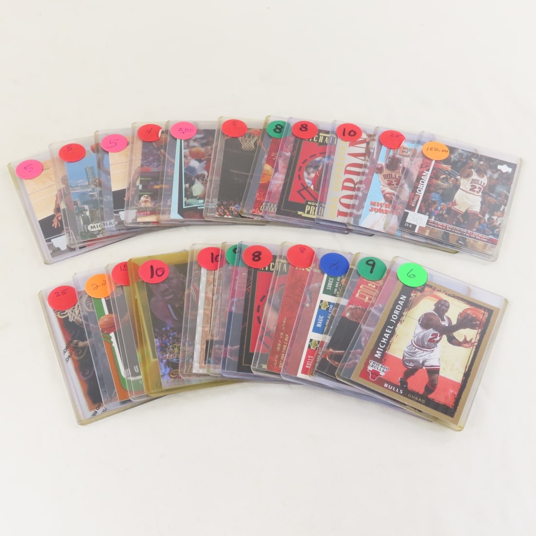 22 Michael Jordan Star Basketball Cards: 22 Michael Jordan Star Basketball Cards - Lot Size 4x3x3" 1 LB All information and photos are intended to be as accurate as possible, but errors are possible. No item may be returned or refused based