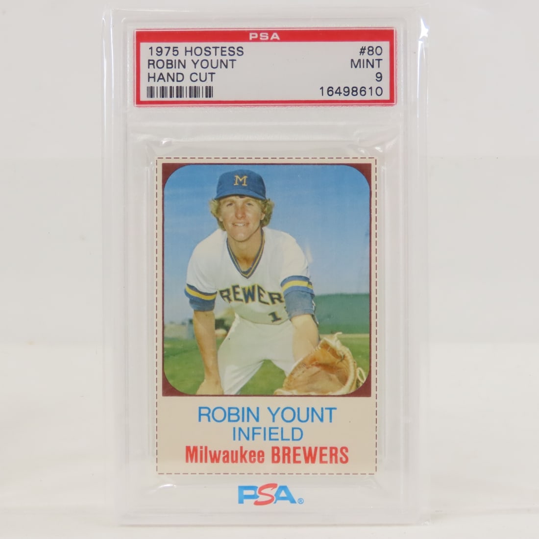 1975 Hostess Robin Yount #80 PSA 9 Mint: 1975 Hostess Robin Yount #80 PSA 9 Mint - Lot Size 5.5x3.5x1" 1 LB All information and photos are intended to be as accurate as possible, but errors are possible. No item may be returned or refused