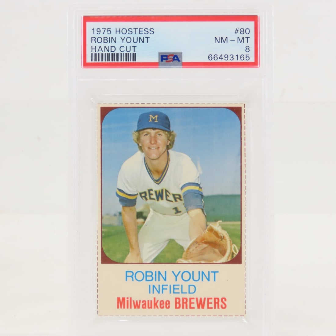 1975 Hostess Robin Yount #80 PSA 8 NM-MT: 1975 Hostess Robin Yount #80 PSA 8 NM-MT - Lot Size 5.5x3.5x1" 1 LB All information and photos are intended to be as accurate as possible, but errors are possible. No item may be returned or refused