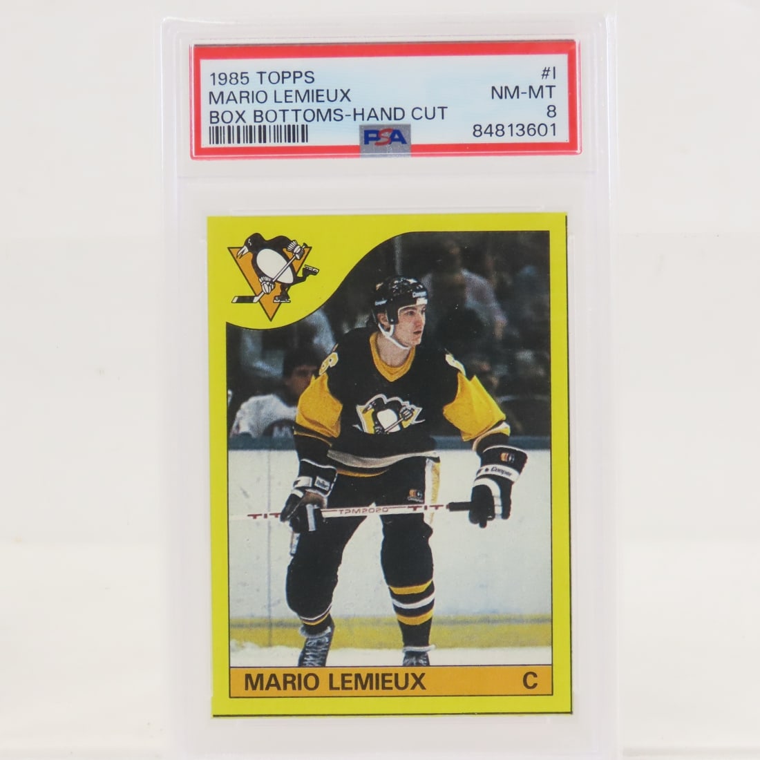 1985 O-PEE-CHEE Box Bottoms Mario Lemieux #1 PSA 8: 1985 O-PEE-CHEE Box Bottoms Mario Lemieux #1 PSA 8 - Lot Size 5.5x3.5x1" 1 LB All information and photos are intended to be as accurate as possible, but errors are possible. No item may be returned or