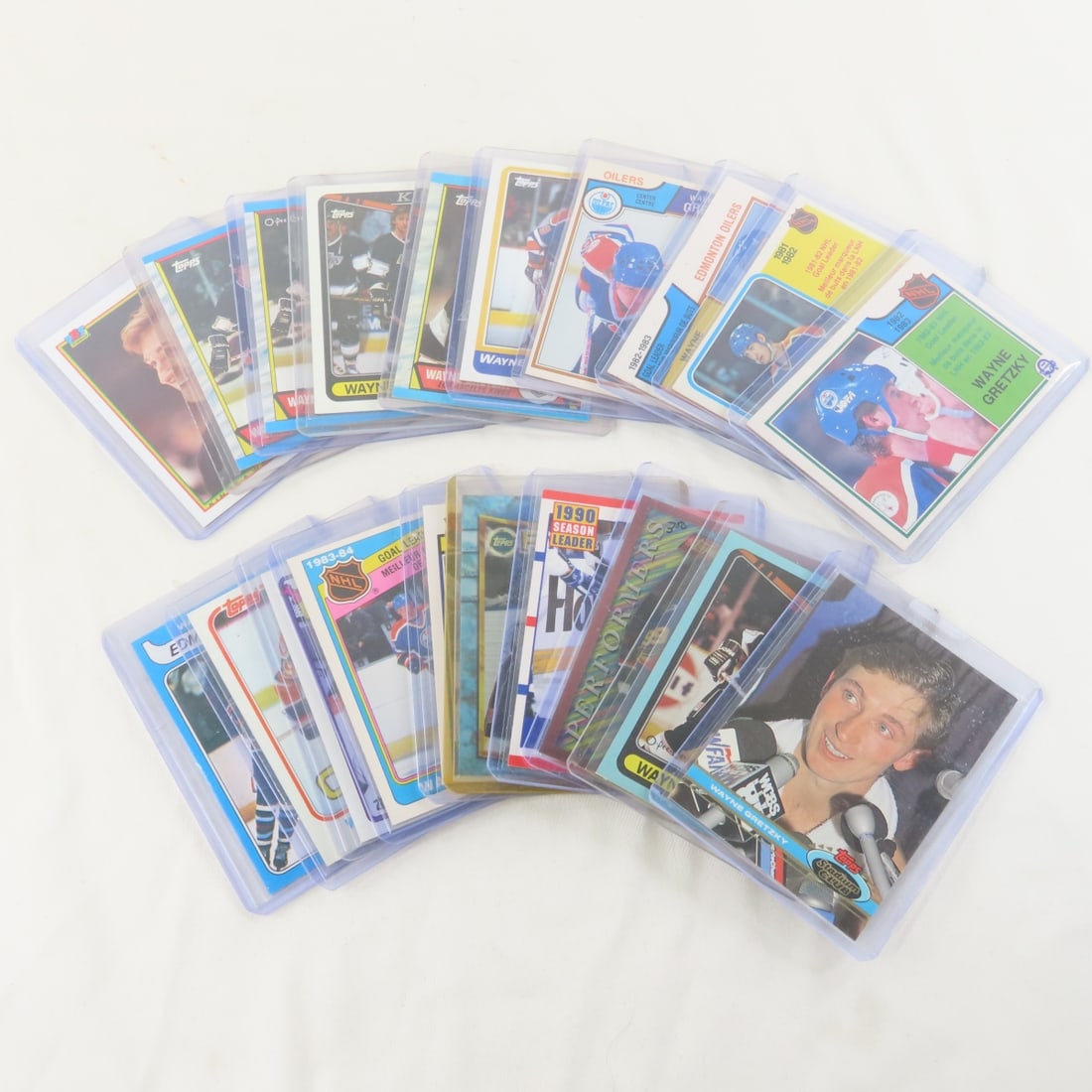20 Different Wayne Gretzky Hockey Cards (1 of 9)