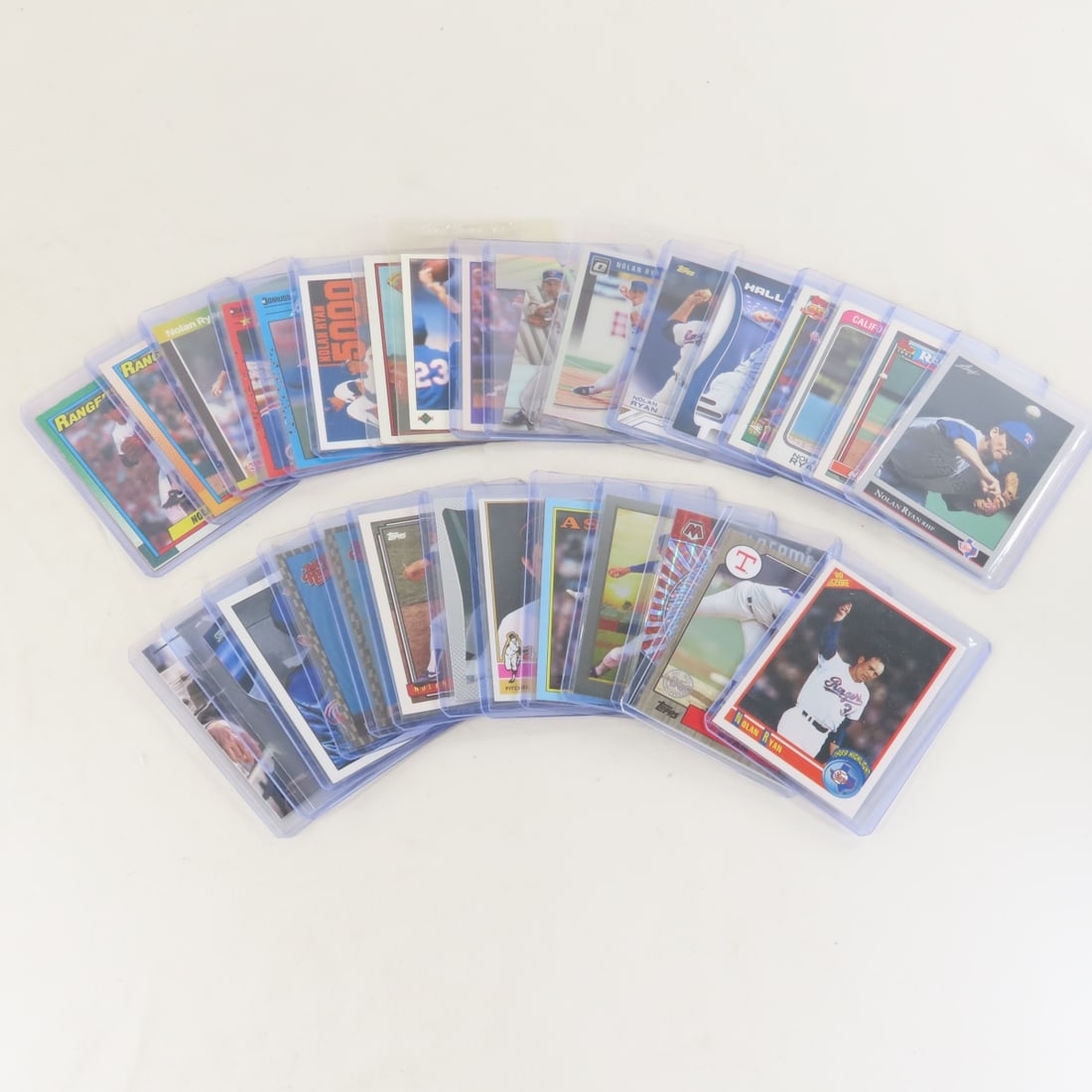 30 Mixed Nolan Ryan Baseball Cards: 30 Mixed Nolan Ryan Baseball Cards - All cards in plastic cases. Lot Size 4x4x3" 1 LB All information and photos are intended to be as accurate as possible, but errors are possible. No item may be ret