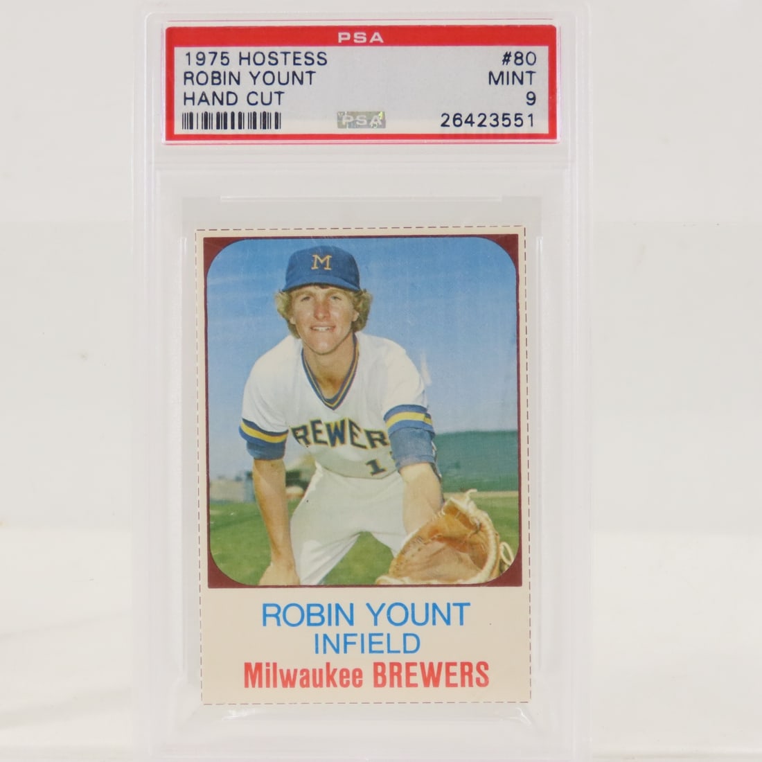 1975 Hostess Robin Yount #80 PSA 9 Mint: 1975 Hostess Robin Yount #80 PSA 9 Mint - Lot Size 5.5x3.5x1" 1 LB All information and photos are intended to be as accurate as possible, but errors are possible. No item may be returned or refused ba