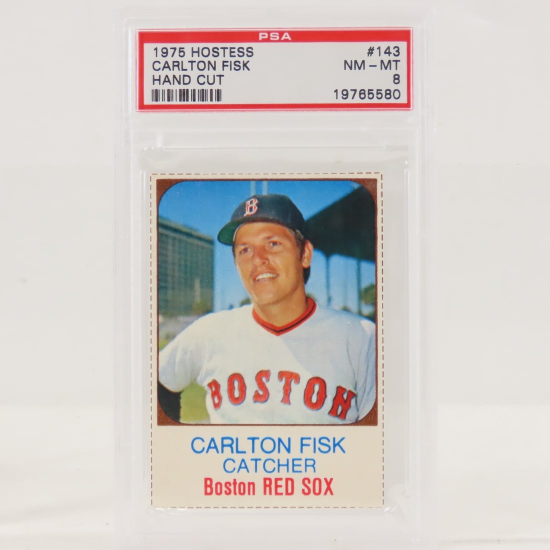 1975 Hostess Carlton Fisk #143 PSA 8 NM-MT: 1975 Hostess Carlton Fisk #143 PSA 8 NM-MT - Lot Size 5.5x3.5x1" 1 LB All information and photos are intended to be as accurate as possible, but errors are possible. No item may be returned or