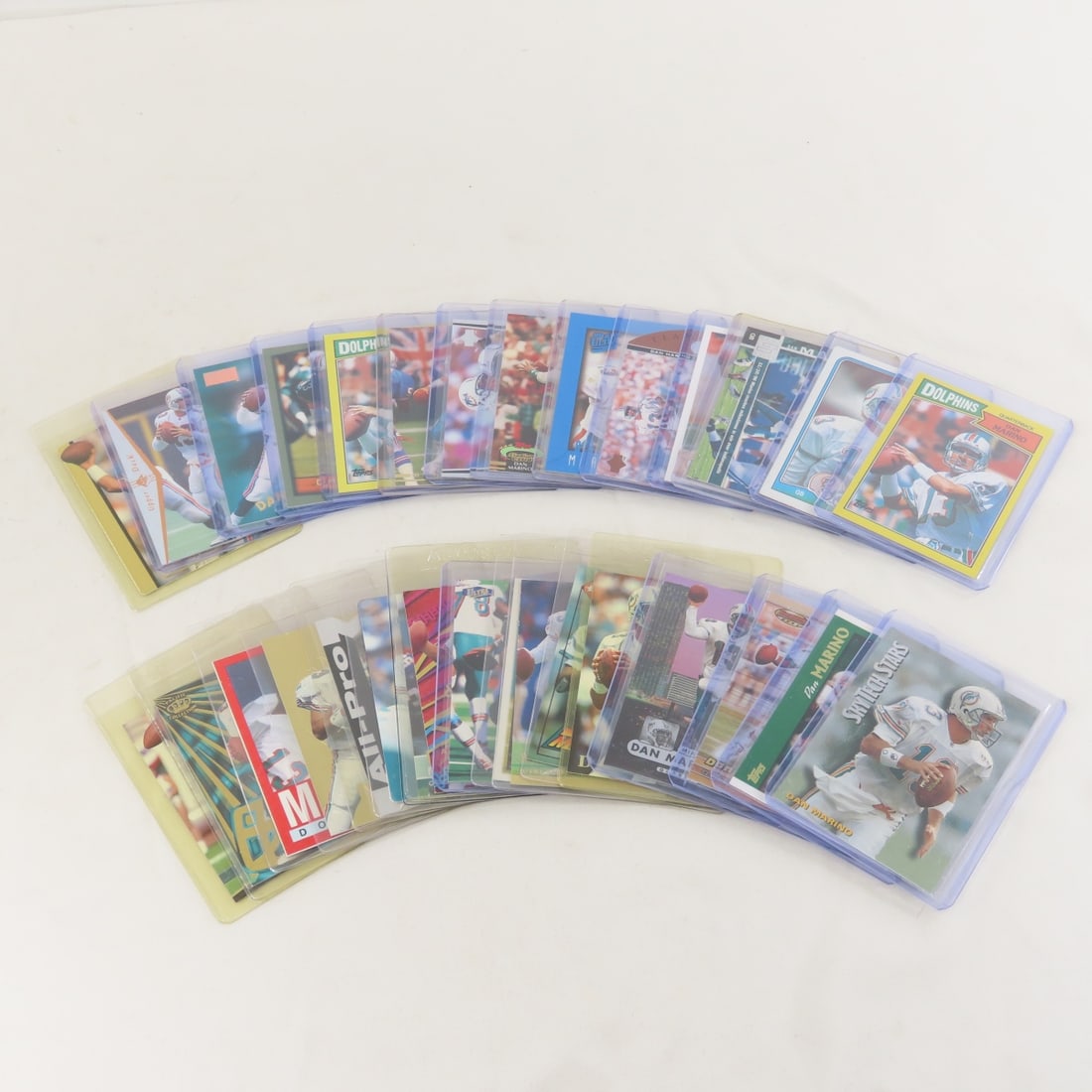 30+ Dan Marino Football Cards in plastic sleeves (1 of 13)