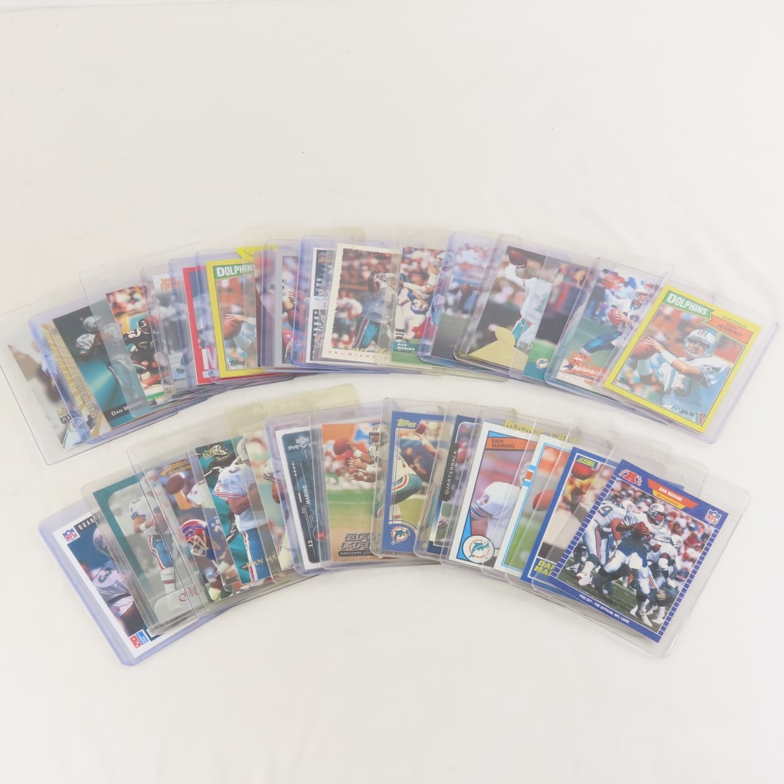 30+ Dan Marino Football Cards in plastic sleeves (1 of 13)