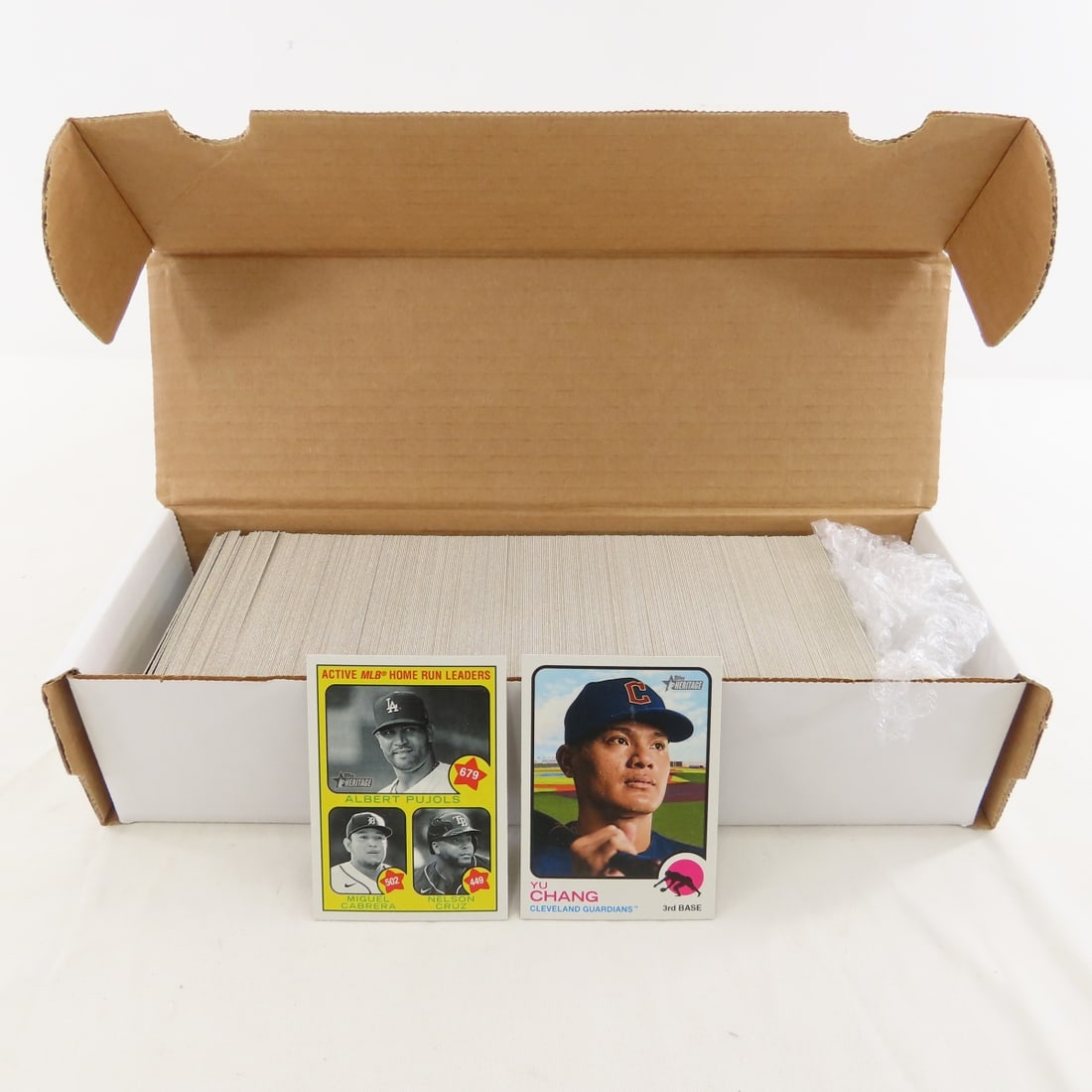 2022 Topps Heritage Baseball Set #1-400: 2022 Topps Heritage Baseball Set #1-400 - Lot Size 13x5x4" 3 LB All information and photos are intended to be as accurate as possible, but errors are possible. No item may be returned or refused