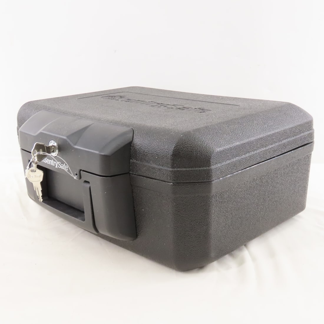 2 Portable Sentry Safes with Keys - 7