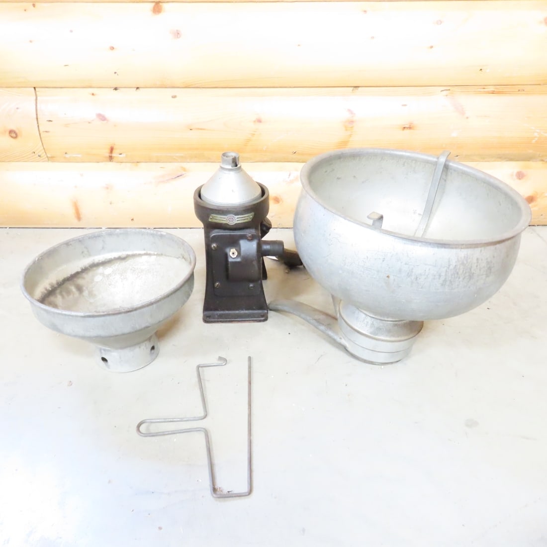 Vintage Montgomery Ward Tabletop Cream Separator - 3