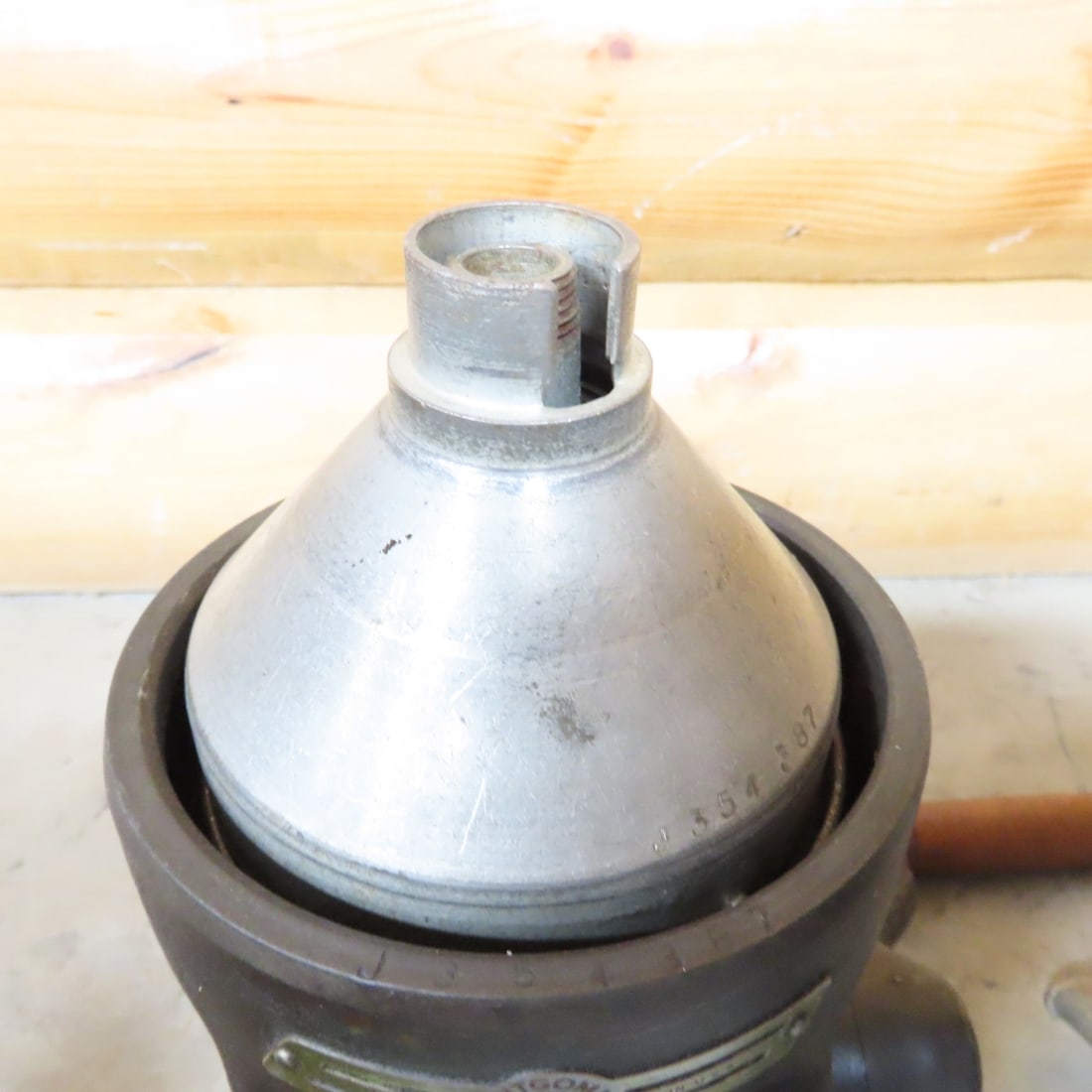 Vintage Montgomery Ward Tabletop Cream Separator - 4