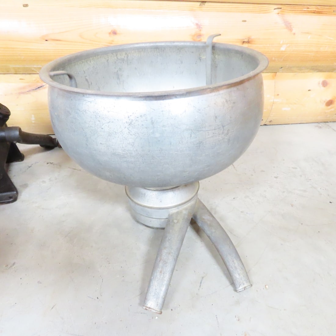 Vintage Montgomery Ward Tabletop Cream Separator - 5