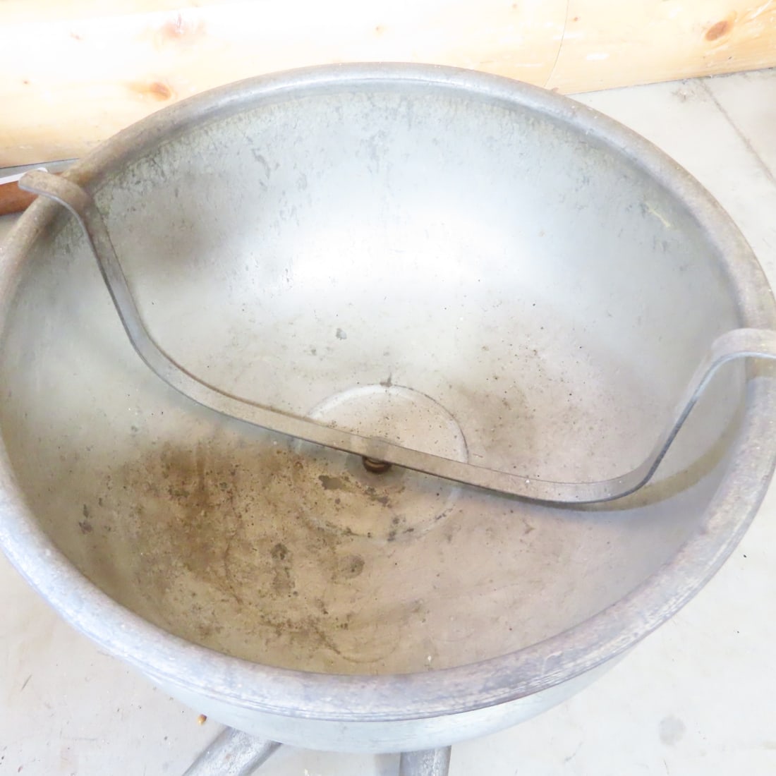Vintage Montgomery Ward Tabletop Cream Separator - 7