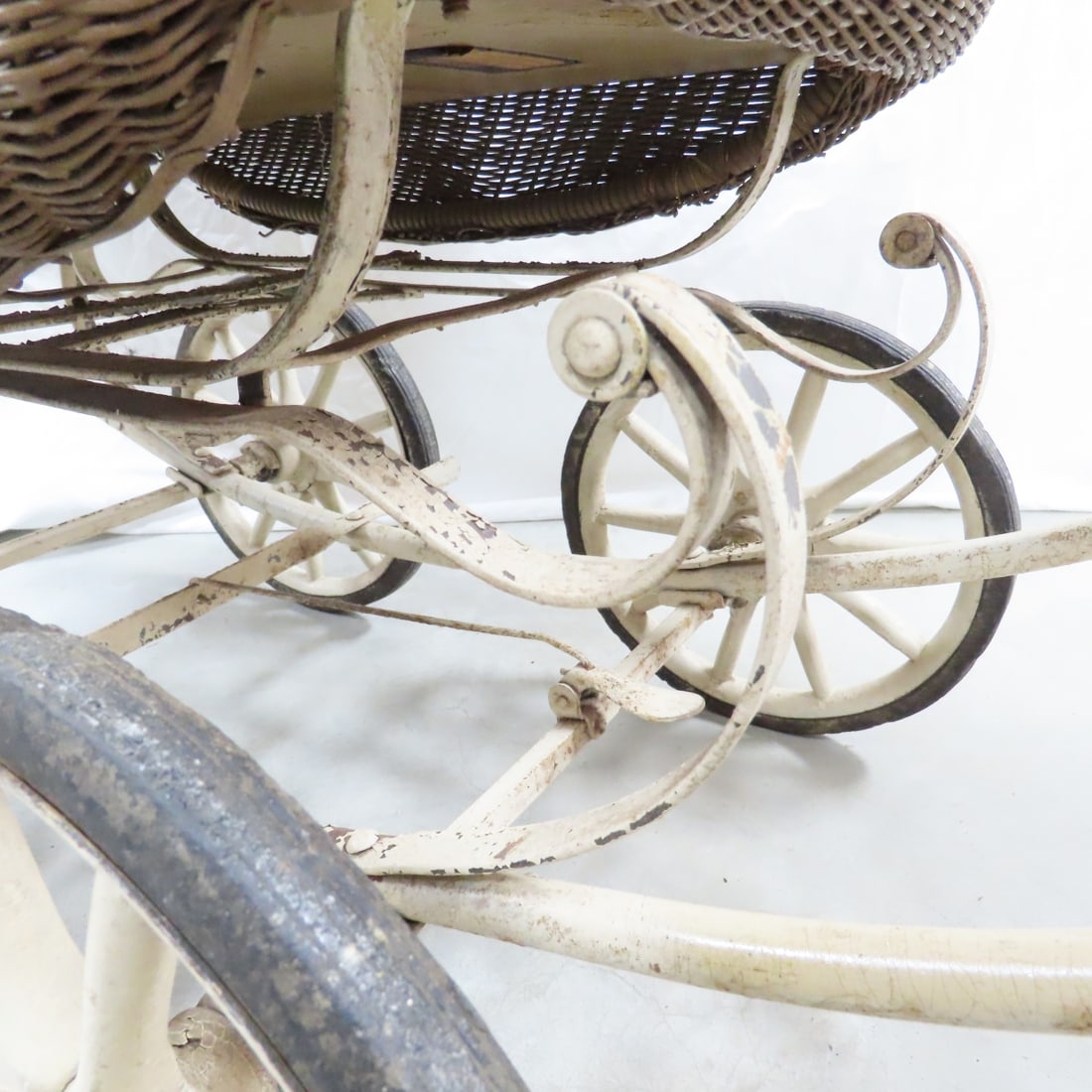 Antique Heywood Wicker & Iron Baby Carriage - 7