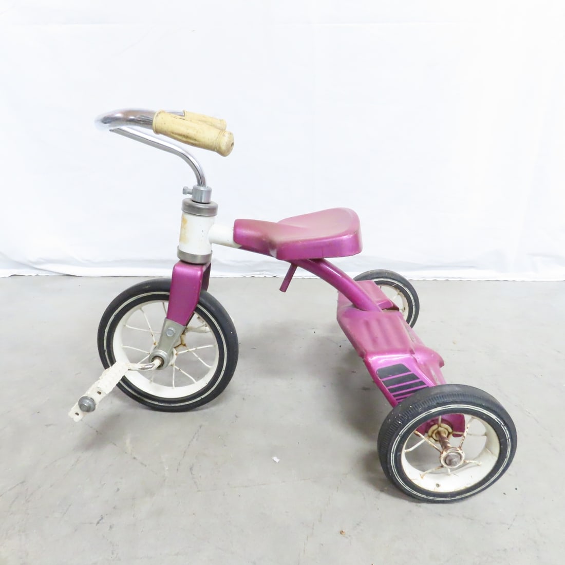Vintage MTD Purple Steel Children's Pedal Tricycle - 2
