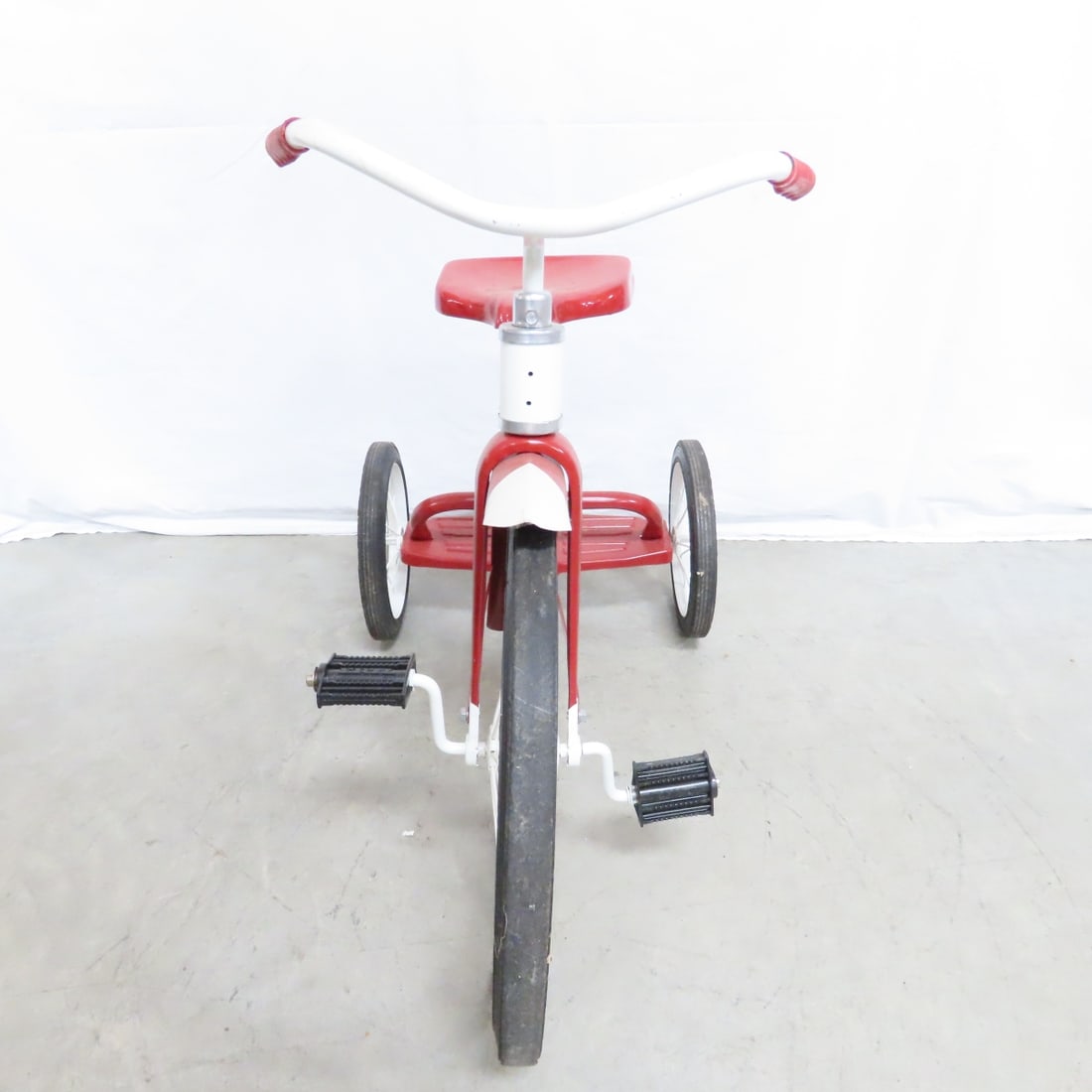 Vintage Children's Red Pedal Tricycle Restored - 8