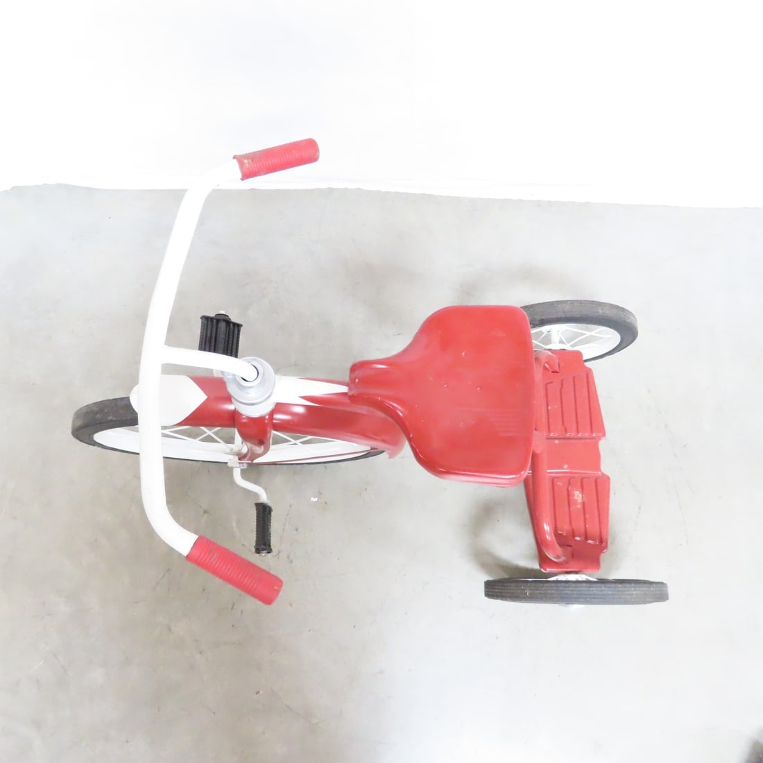 Vintage Children's Red Pedal Tricycle Restored - 9