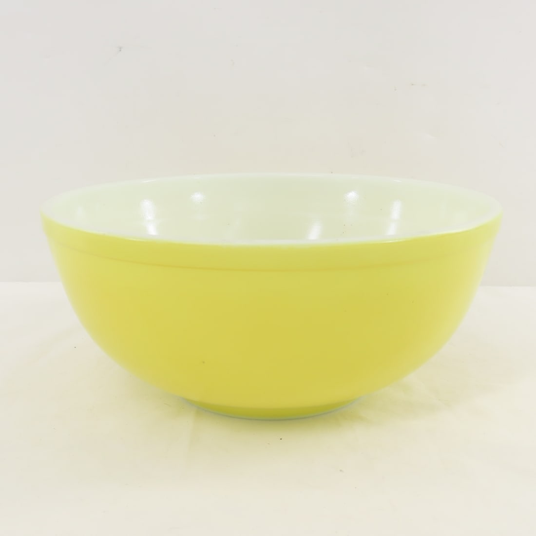 4 Vintage Pyrex Nested Primary Colors Mixing Bowls - 2