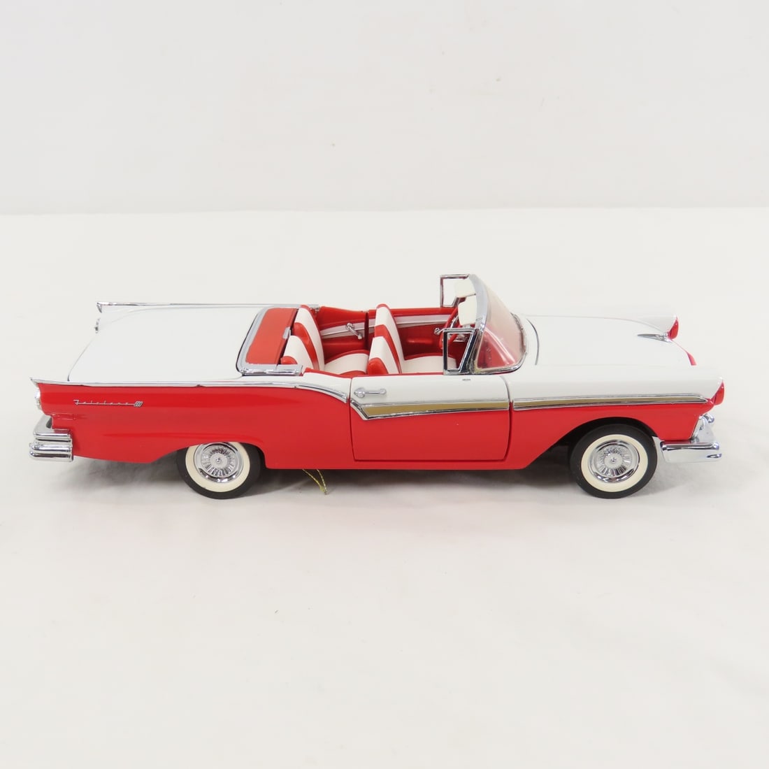 Die Cast Franklin Mint 1957 Ford Fairlane 500 - 7
