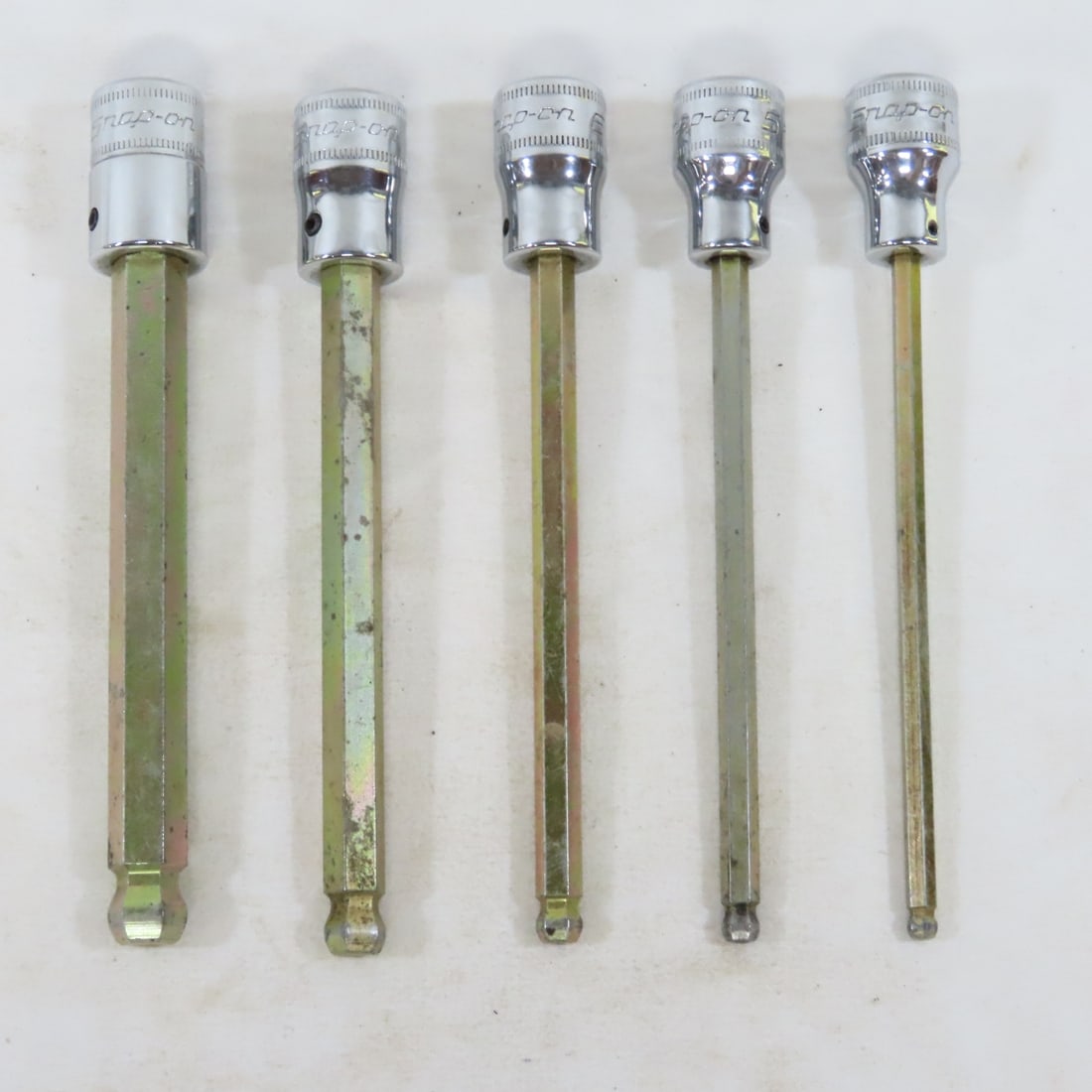 Snap-On 3/8 Drive 5pc Metric Long Ball Hex Sockets: Snap-On 3/8 Drive 5pc Metric Long Ball Hex Sockets - 206EFABLM 5pc 3/8" Drive Metric Long Ball Hex Bit Socket Set. 4mm 5mm 6mm 8mm 10mm. LOT SIZE: 4x4x4" 1 LB All information and photos are intended t