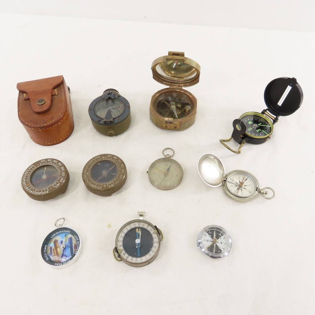 WWI Creagh-Osborne Mark VII Compass & more: WWI Creagh-Osborne Mark VII Compass & more - WW1 Creagh-Osborne Mark VII Marching Compass Sperry Gyroscope Co with leather case. Natural Sine India Brass Compass, US Army Corps of Engineers wrist