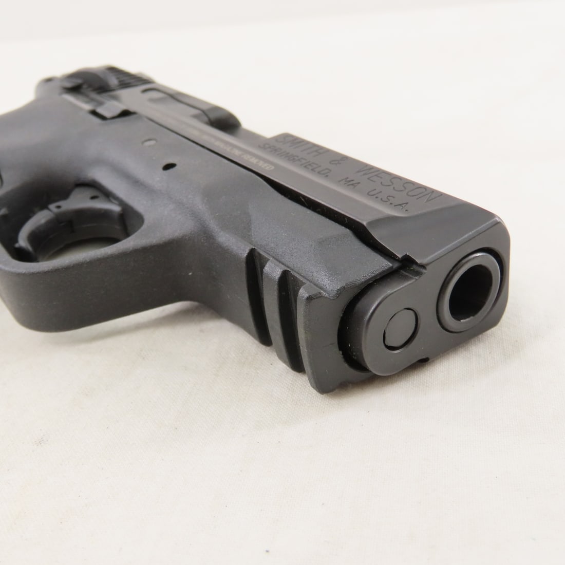 Smith & Wesson 40 C Pistol with 5 Magazines & Case - 11