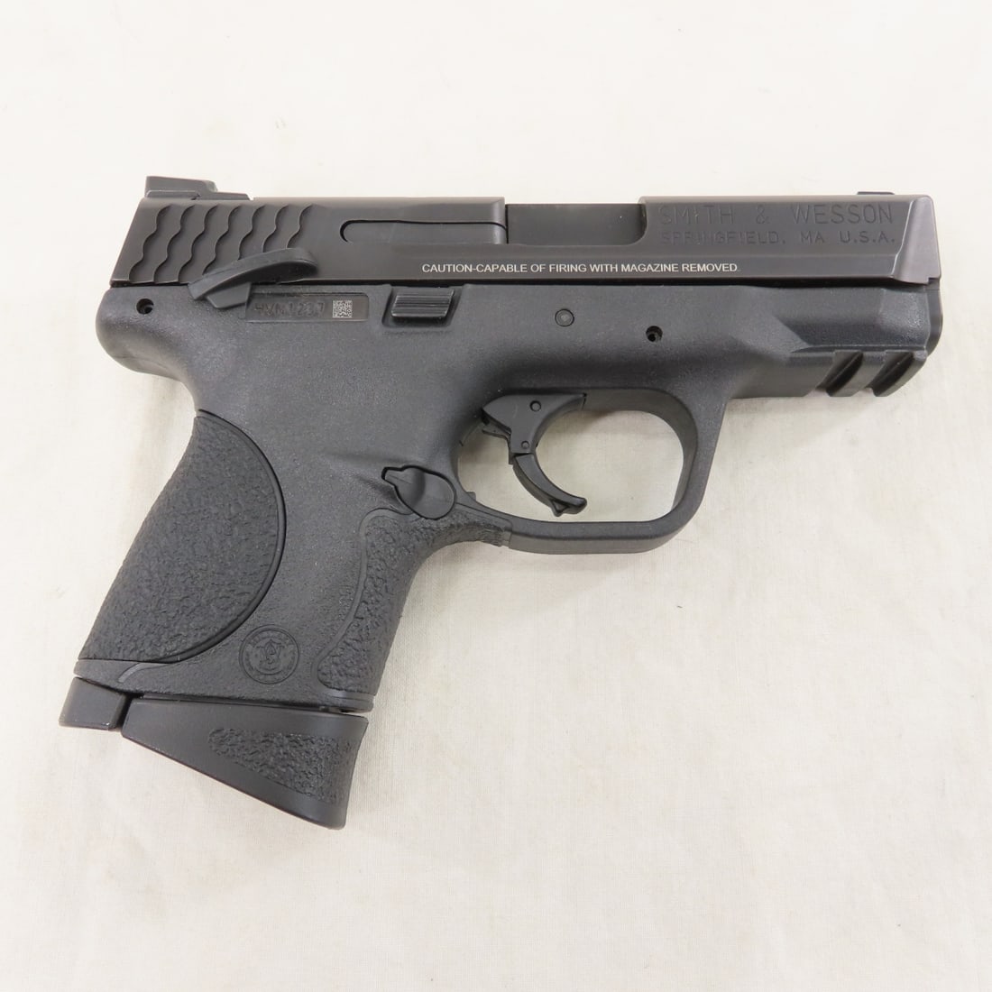 Smith & Wesson 40 C Pistol with 5 Magazines & Case - 2
