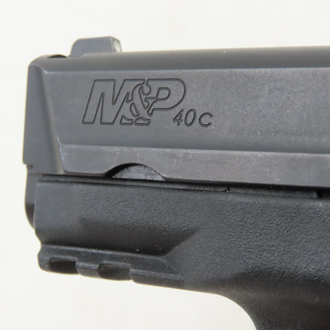 Smith & Wesson 40 C Pistol with 5 Magazines & Case - 7