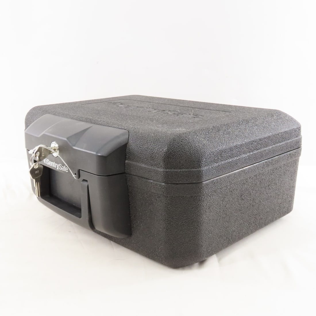 2 Portable Sentry Safes with Keys - 7