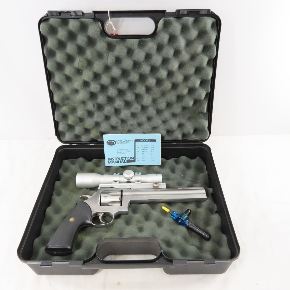 Dan Wesson .44 Magnum CTG Revolver with Scope (1 of 19)