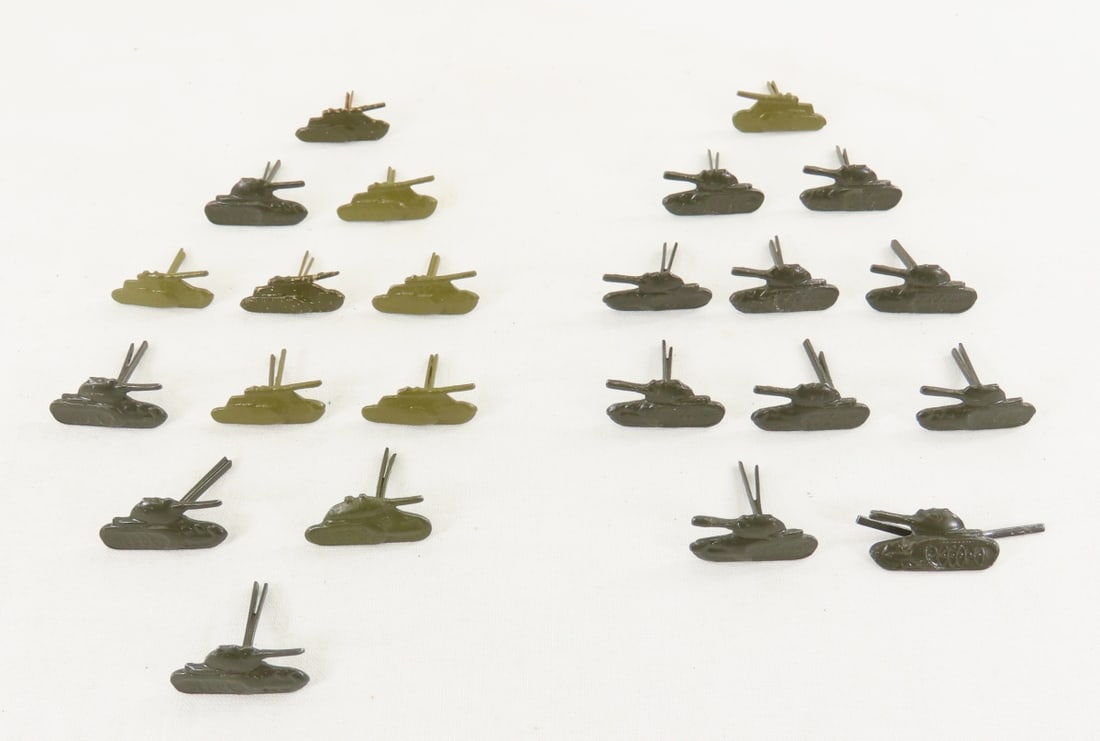 23 Soviet Military Emblem Tank Lapel Pins: 23 Soviet Military Emblem Tank Lapel Pins - 11 facing left, 12 facing right. LOT SIZE 3x3x3" 1 LB All information and photos, which are part of the description) are intended to be as accurate as