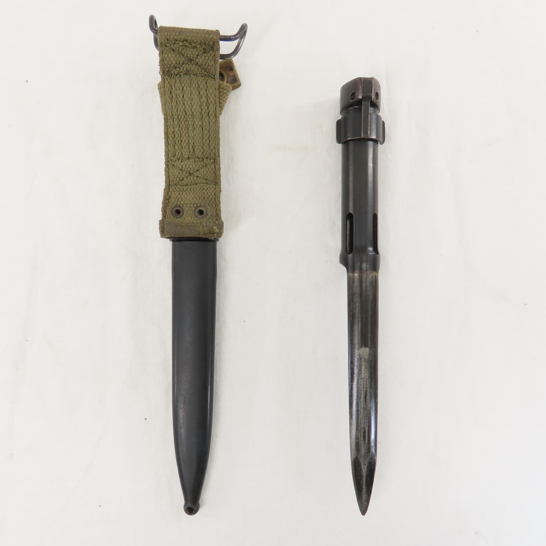 2 Belgium FAL Type C Bayonets w/Plastic Scabbards - 3