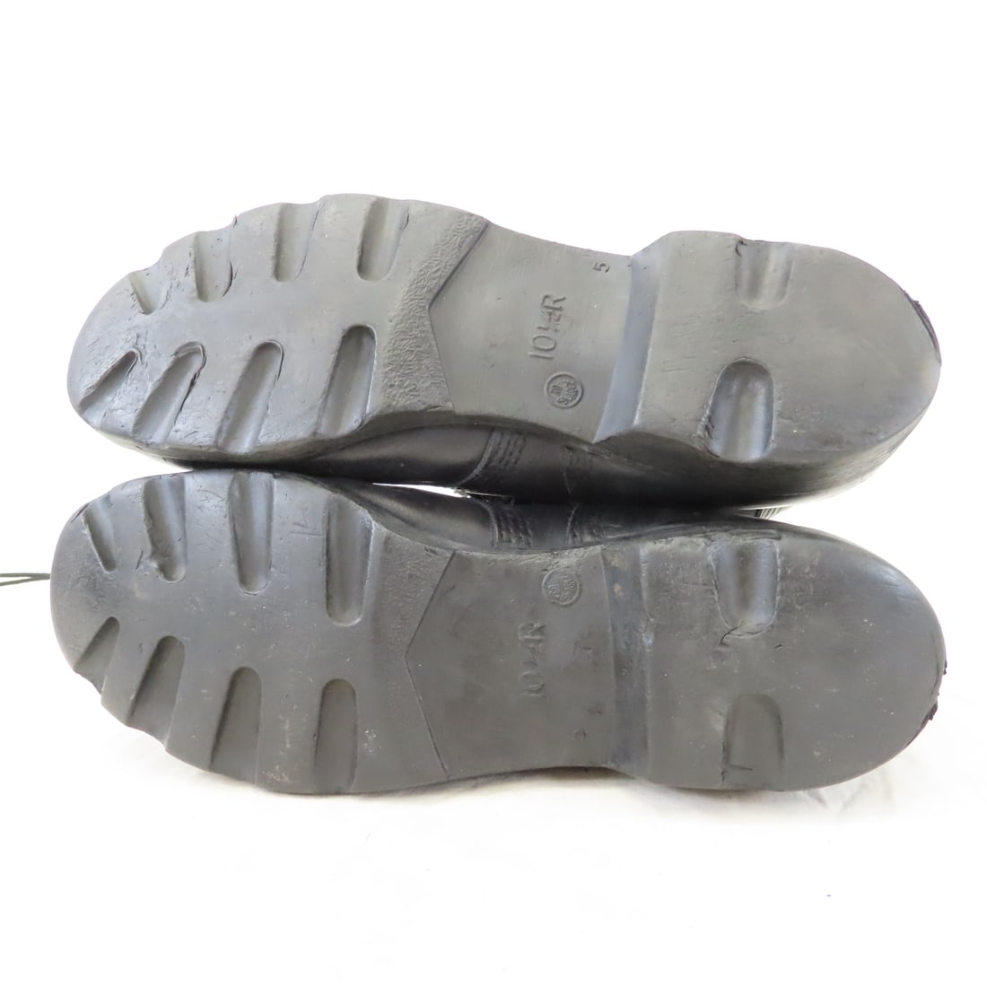 US Military Black Leather Combat Boots & Brushes - 7