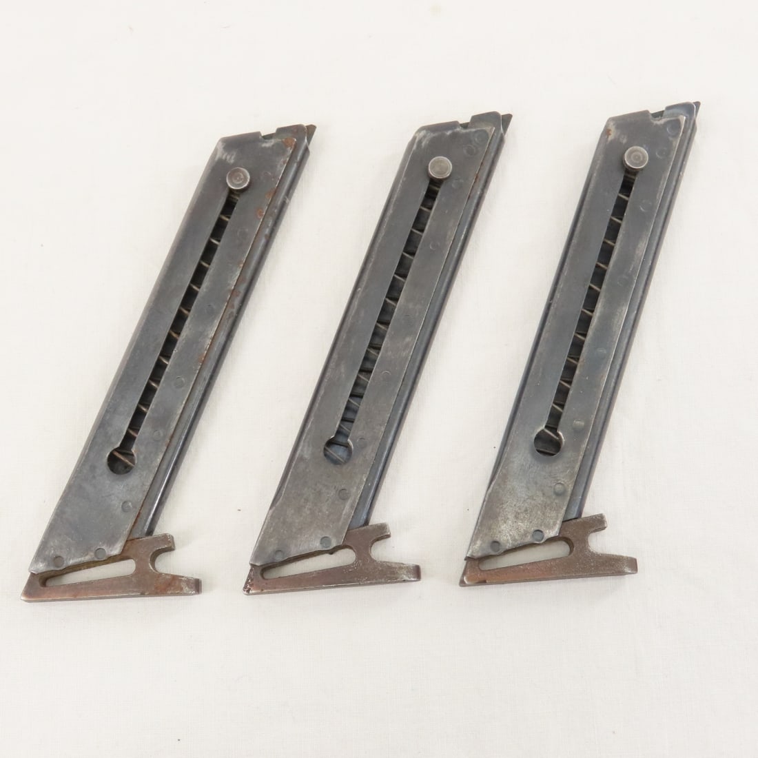 3 High Standard Military Grip .22 Cal Magazines: 3 High Standard Military Grip .22 Cal Magazines - LOT SIZE: 6x3x3" 1 LB All information and photos, which are part of the description) are intended to be as accurate as possible, but errors are
