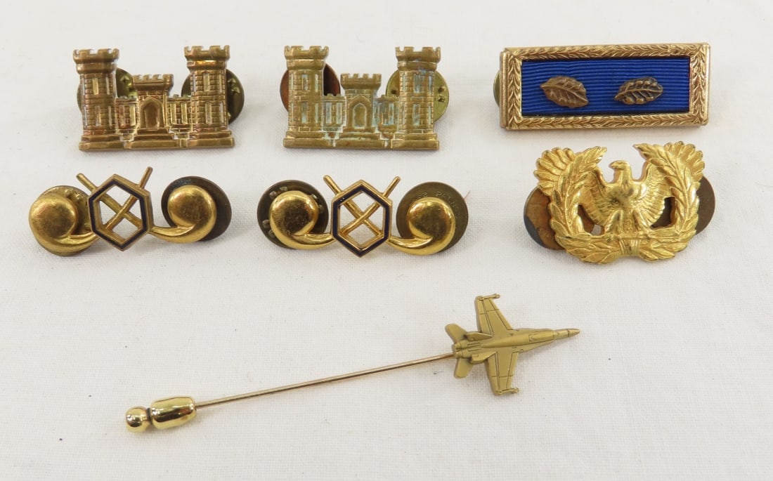 US Insignia, Chemical Corps, Warrant Officer: US Insignia, Chemical Corps, Warrant Officer - US Army Corps of Engineers, Presidential Citation, F/A Hornet stick pin. LOT SIZE: 3x3x3" 1 LB All information and photos, which are part of the