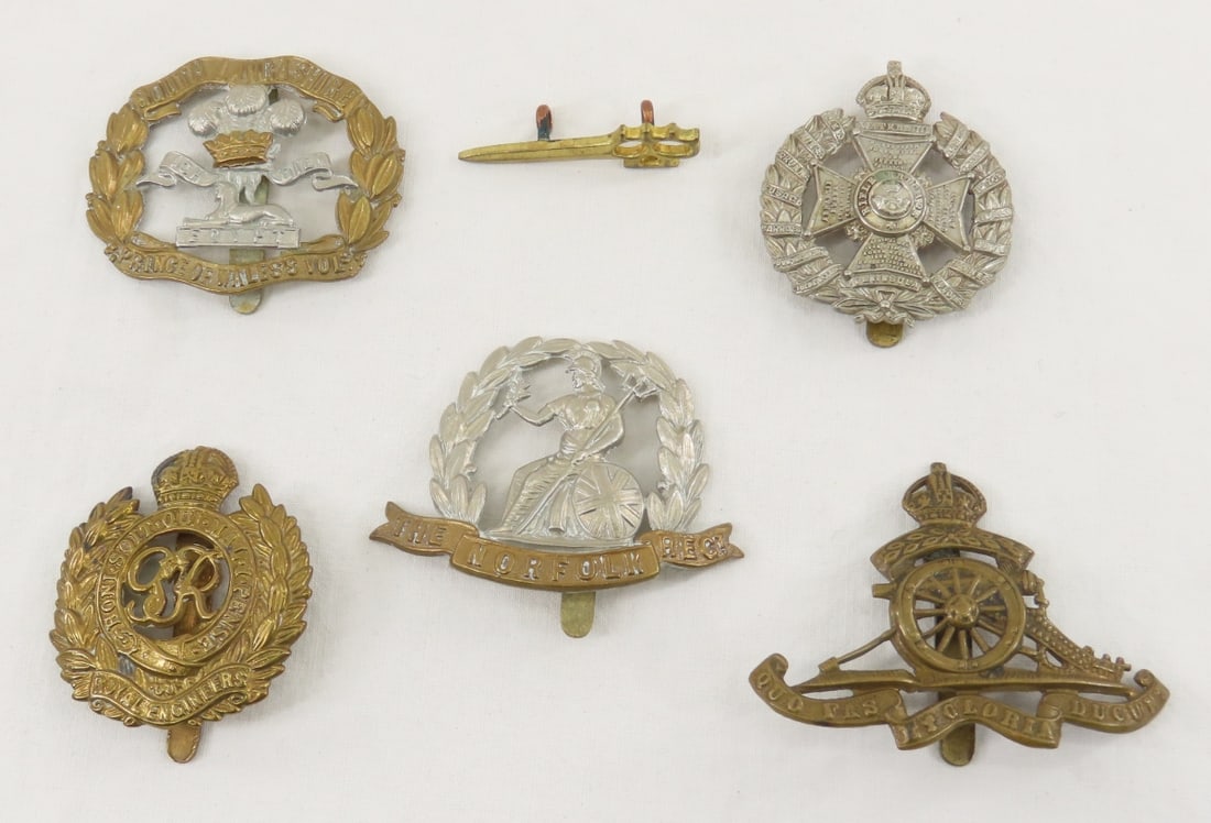 British Army Cap Badges, Royal Artillery (1 of 13)