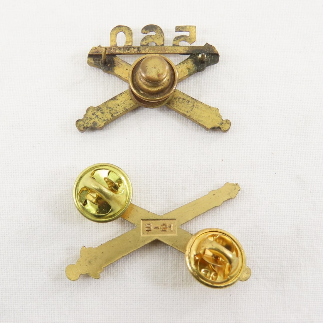 Spanish American & WWI insignia, Crossed Cannons - 13