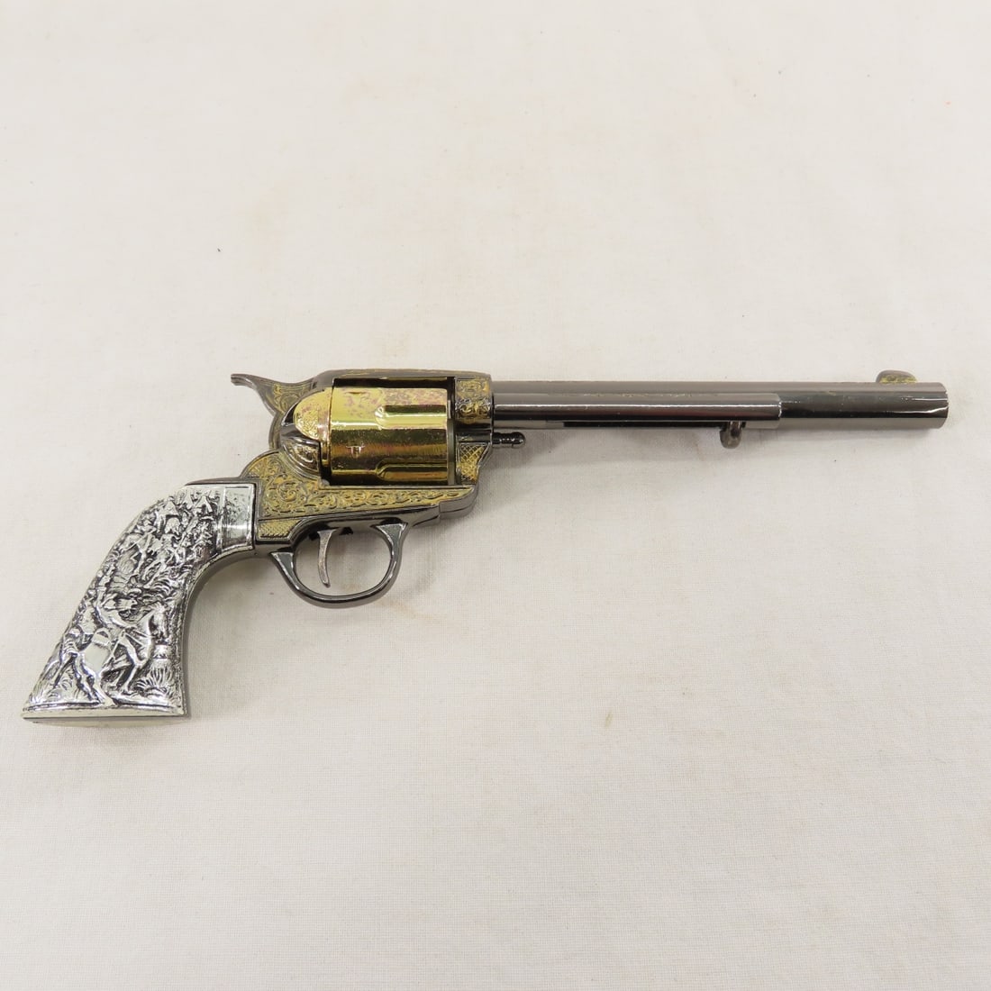 Metal 7 inch Replica .45 M1873 Colt Revolver - 2