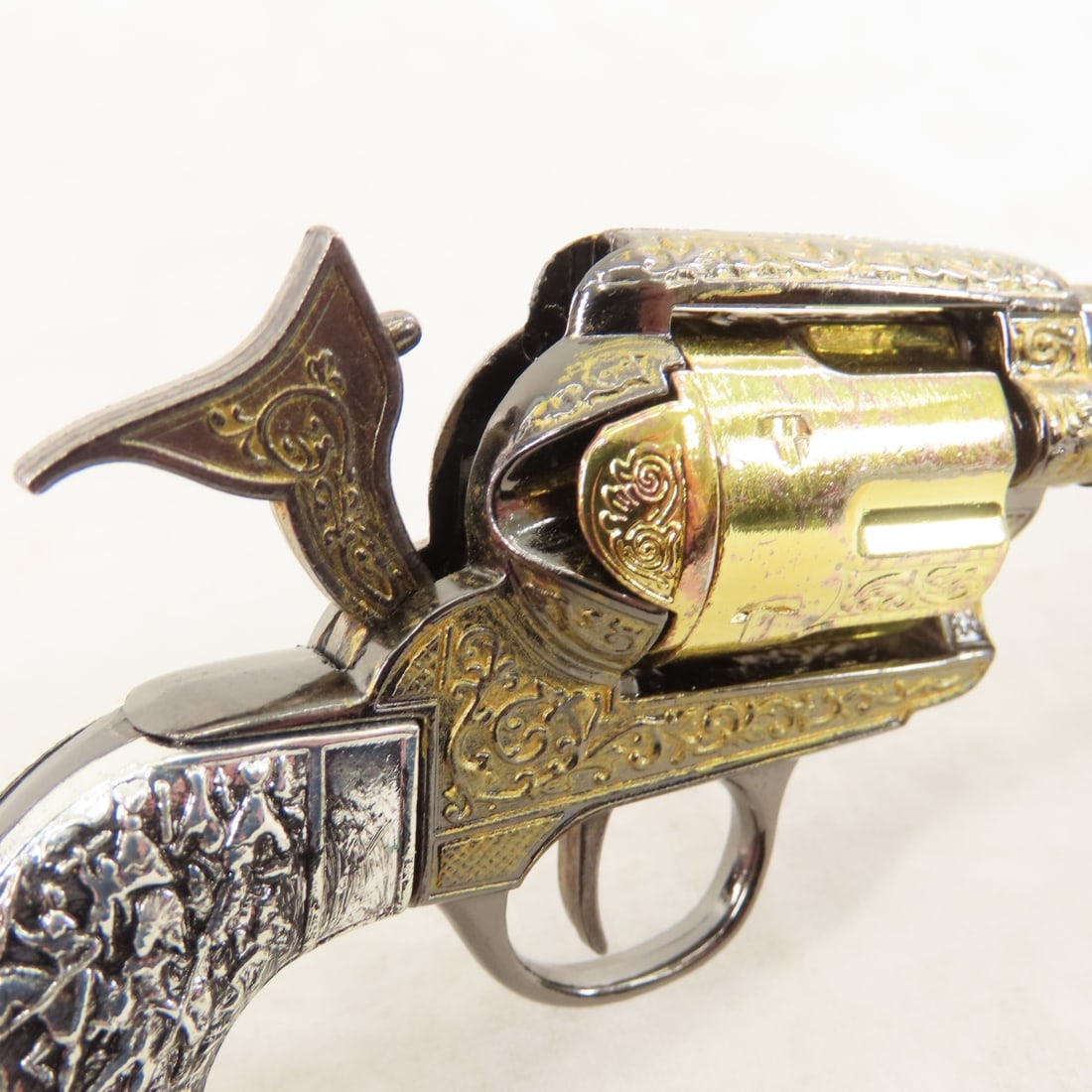 Metal 7 inch Replica .45 M1873 Colt Revolver - 9