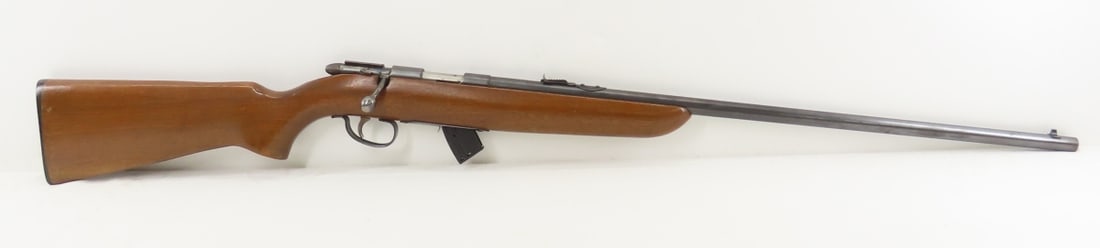 Remington Scoremaster 511 .22 S,L,LR Rifle: Remington Scoremaster 511 .22 S,L,LR Rifle - NVSN, Bolt Action, 24" barrel with iron sights, 1 10 rd magazine, wood pistol grip stock had OD carved into grip, Remington butt plate, mfg. 1939-1963 C&R