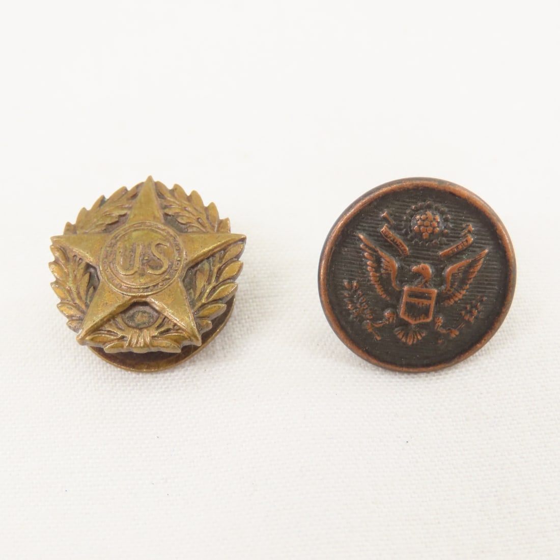 WWI Era US Military Collar Discs, Hat Badge - 10